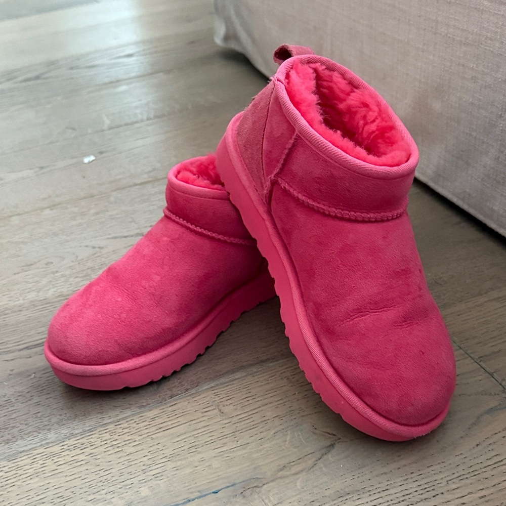 Ugg Ultra Mini in Pink - Size 8/ EU 39